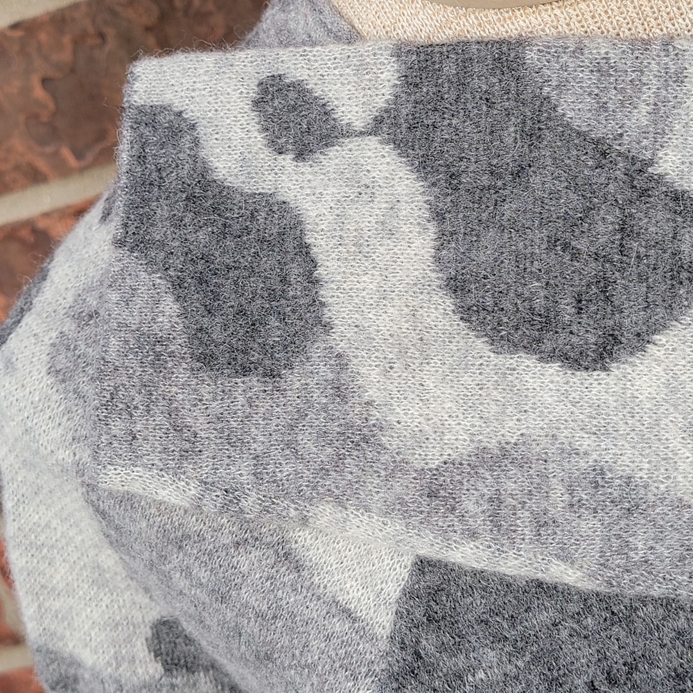ATHLETA Undercover Camo Pullover Sweater Size M Gray Alpaca Hiking Climbing CYA - Picture 9 of 14